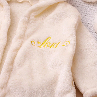 Roupão de banho Ylsteed para fotografia de recém-nascidos com turbante e pantufas, bordado "Love", pijama para bebê menina, roupa para ensaio fotográfico infantil.