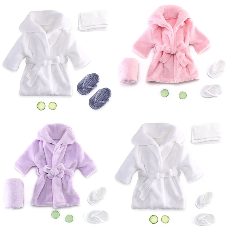 Roupa para recém-nascido ideal para fotografia: roupão de banho respirável, toalha de banho, gorro e pantufas. Conjunto completo para fotos.