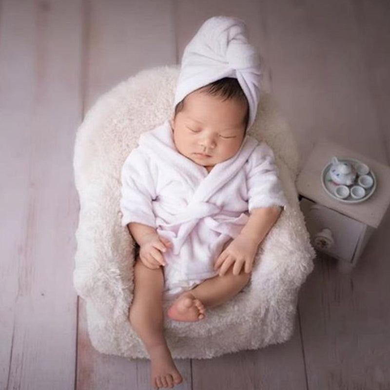 Roupa para recém-nascido ideal para fotografia: roupão de banho respirável, toalha de banho, gorro e pantufas. Conjunto completo para fotos.