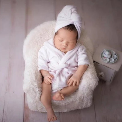 Roupa para recém-nascido ideal para fotografia: roupão de banho respirável, toalha de banho, gorro e pantufas. Conjunto completo para fotos.