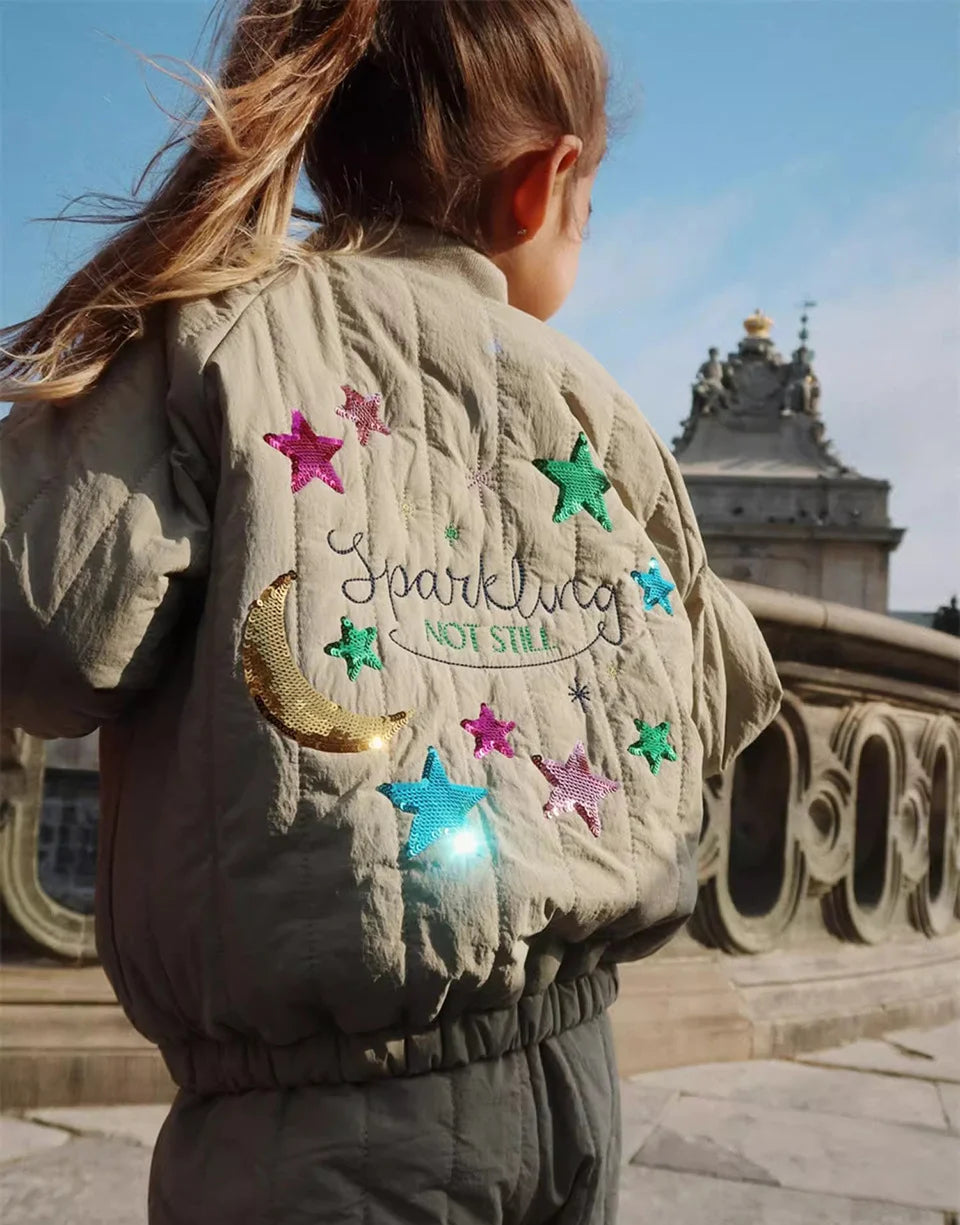 Jaquetas de inverno 2025 para bebês meninos, em lã de cordeiro com lantejoulas e desenhos animados. Roupas infantis para meninas, casaco corta-vento, estilo aviador, tamanhos de 1 a 9 anos.