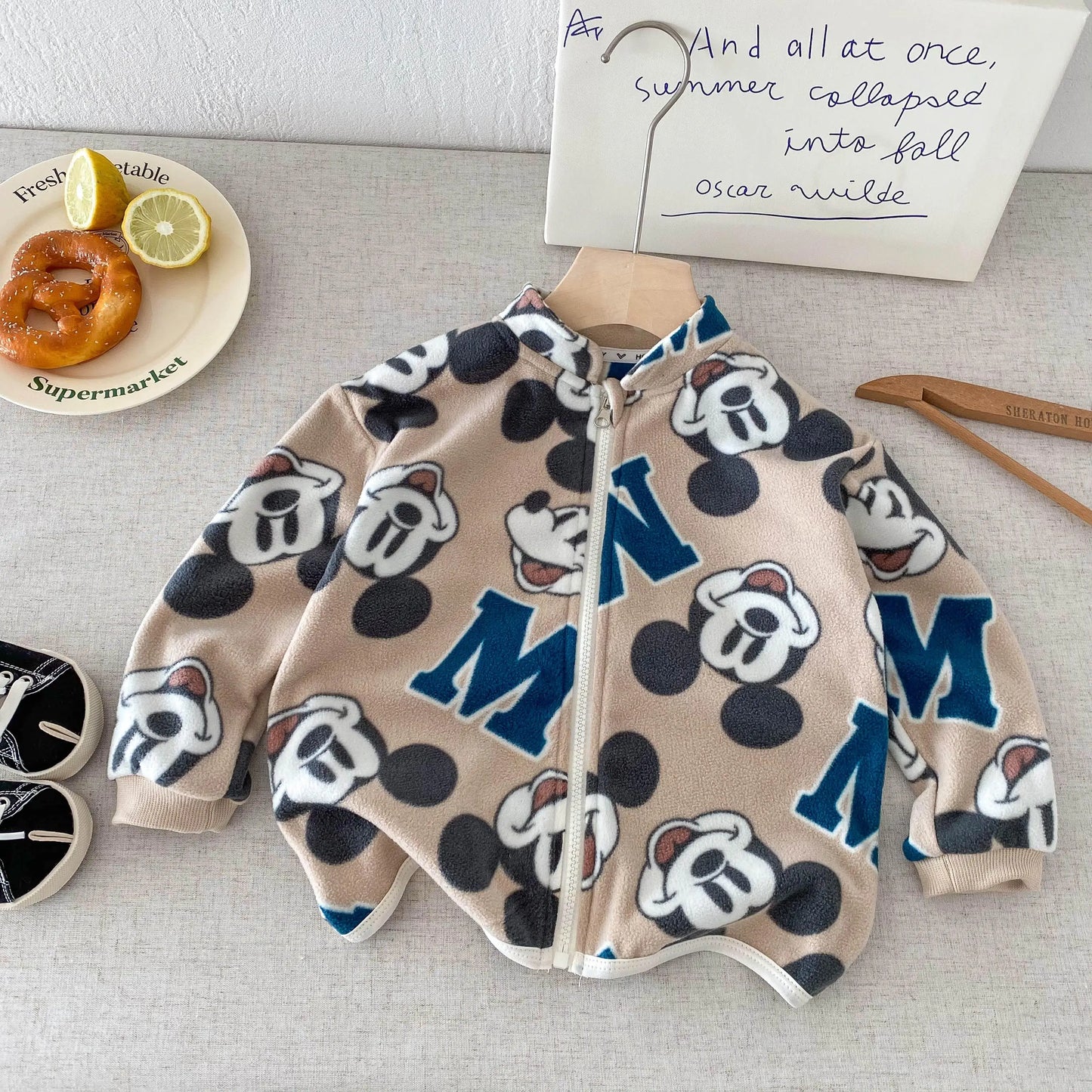 Casacos infantis de manga comprida com estampa de desenho animado para primavera e outono, modelos folgados e casuais para meninos e meninas.