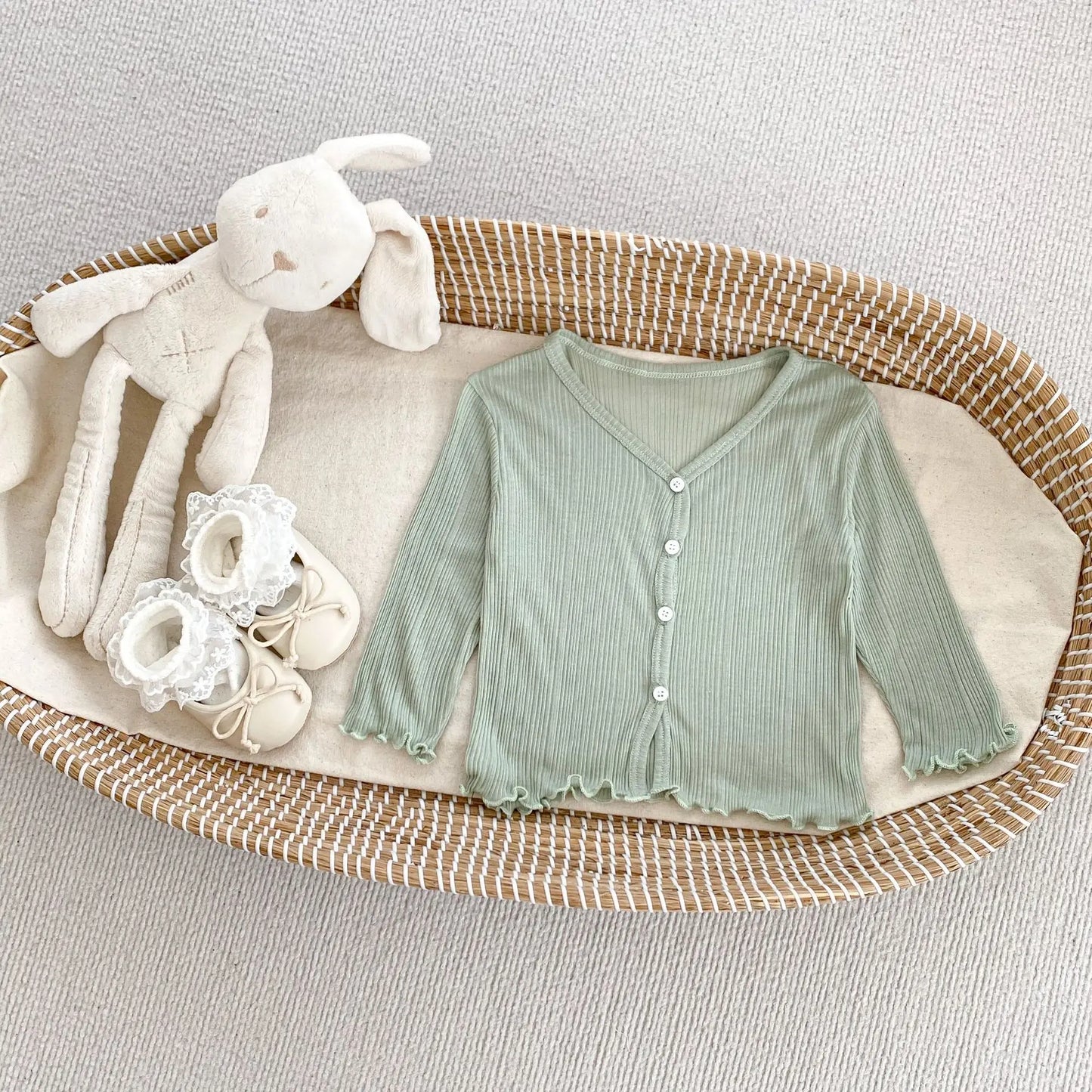 Casaco infantil de verão para meninas, com proteção solar, cor sólida, leve e fino, respirável, com abas laterais.