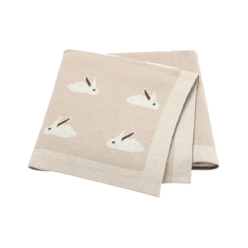 Manta de bebê tricotada, fofa, com desenho animado, macia e quentinha, ideal para enrolar e tomar banho. Mede 100 x 80 cm e pode ser usada como cobertor ou manta para carrinho de bebê.