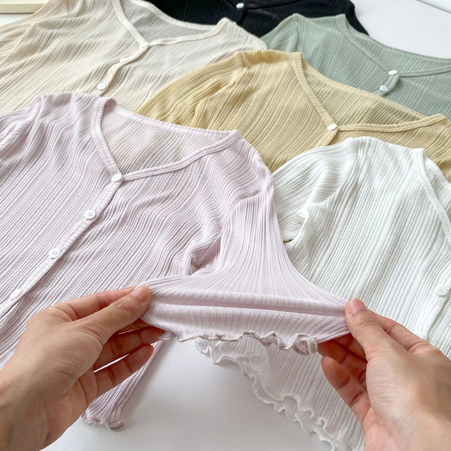 Casaco infantil de verão para meninas, com proteção solar, cor sólida, leve e fino, respirável, com abas laterais.