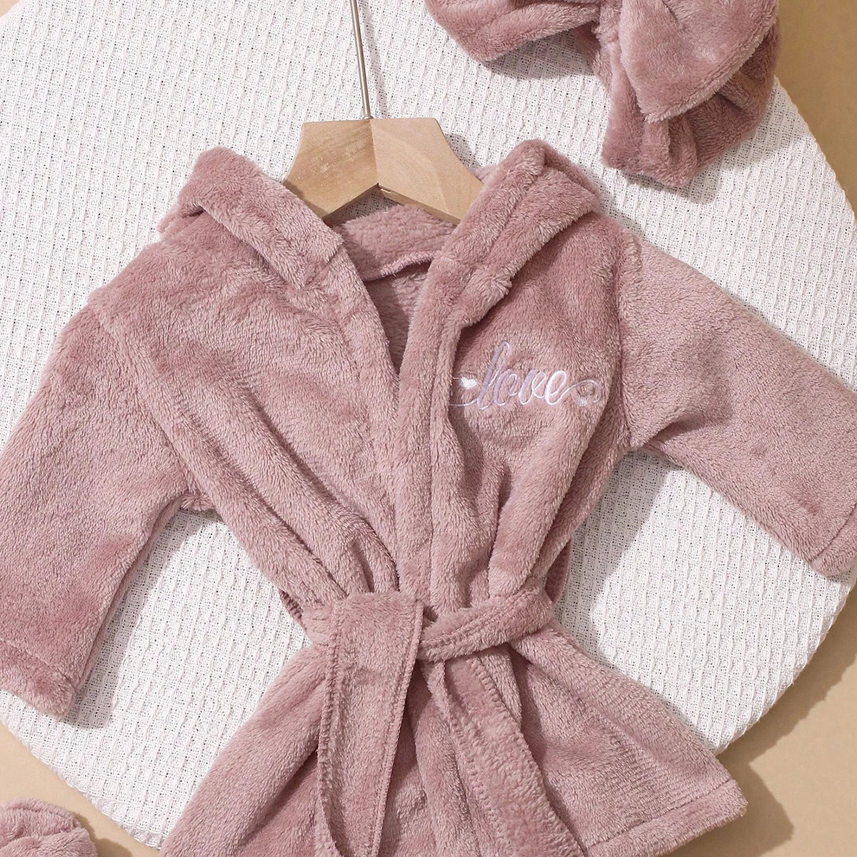 Roupão de banho Ylsteed para fotografia de recém-nascidos com turbante e pantufas, bordado "Love", pijama para bebê menina, roupa para ensaio fotográfico infantil.