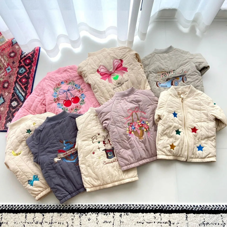 Jaquetas de inverno 2025 para bebês meninos, em lã de cordeiro com lantejoulas e desenhos animados. Roupas infantis para meninas, casaco corta-vento, estilo aviador, tamanhos de 1 a 9 anos.