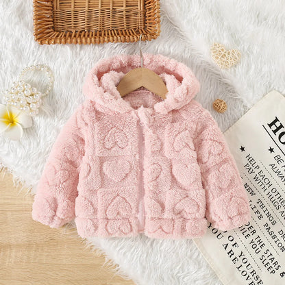Casaco infantil de lã rosa princesa com estampa de corações, quentinho e com capuz, perfeito para o inverno.